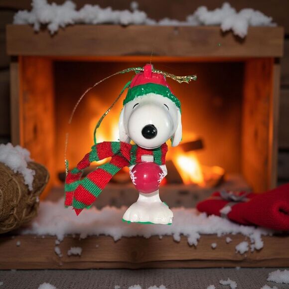Vintage Peanuts Snoopy Christmas Ornament w/Cloth Scarf B1 - Picture 1 of 5